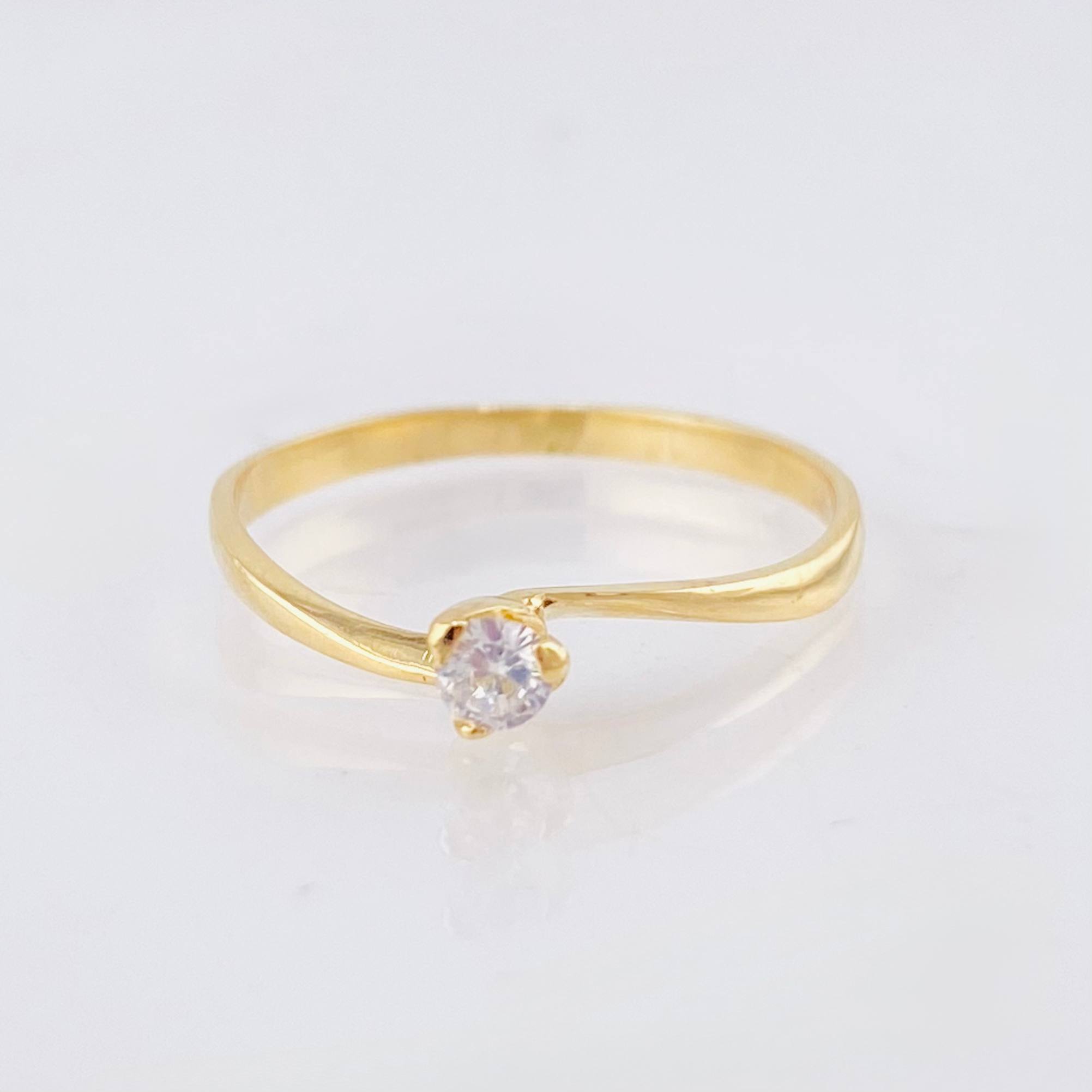 Anillo Solitario 1.25gr / T6 3/4 / Oro Amarillo 18K