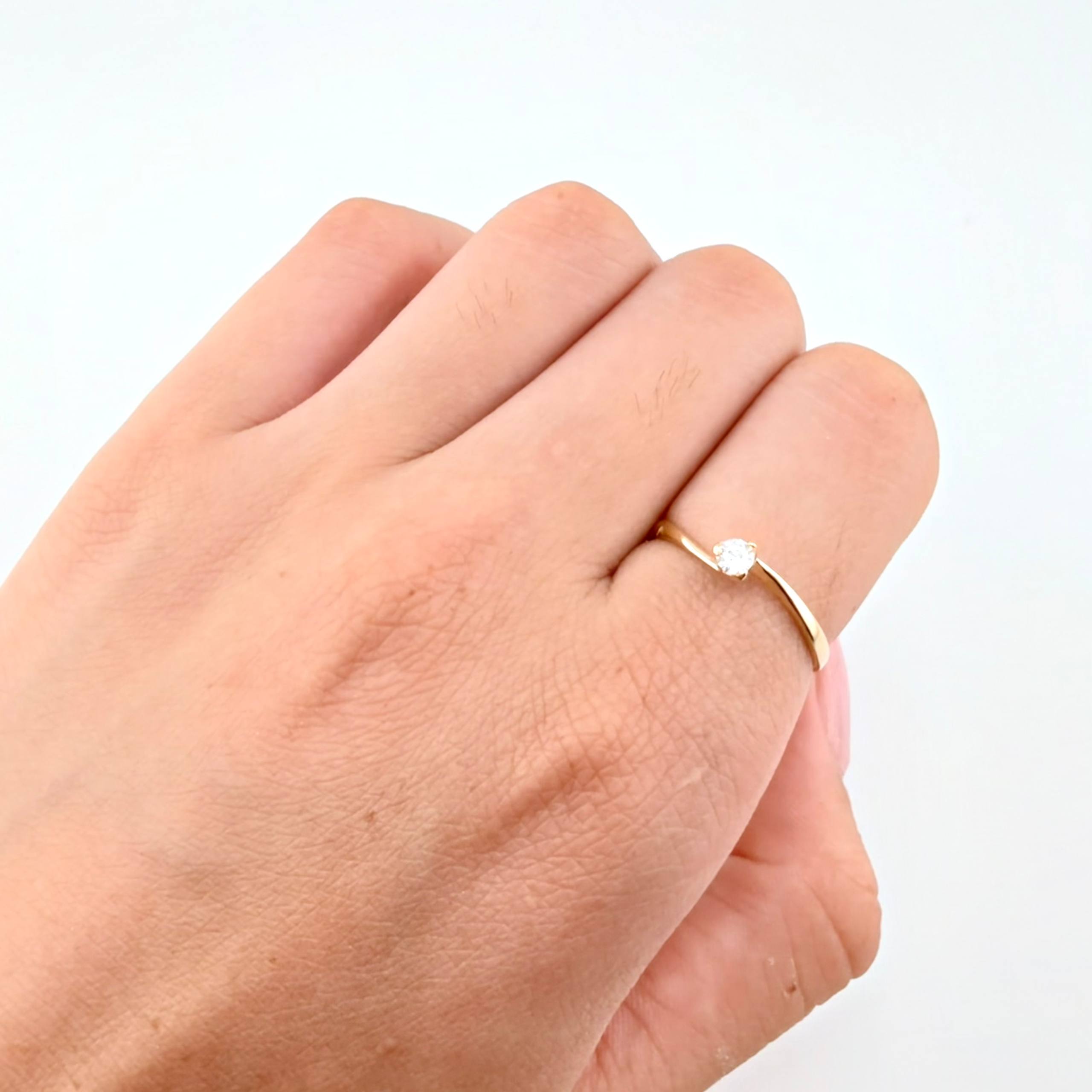 Anillo Solitario 1.25gr / T6 3/4 / Oro Amarillo 18K