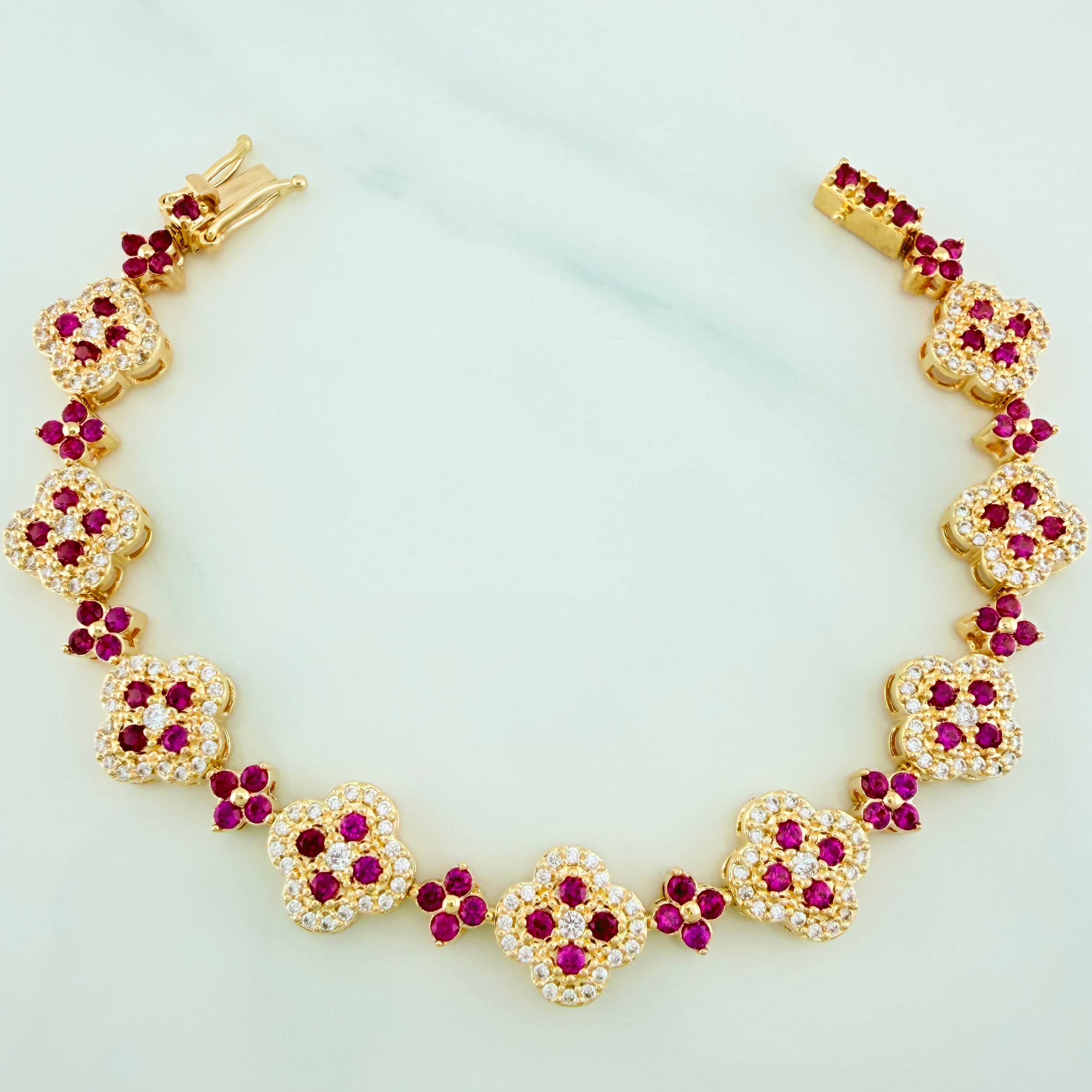 Pulso Trebol Flores 14.3 g / 16.7 cm / 9.67 mm Oro Amarillo 18K