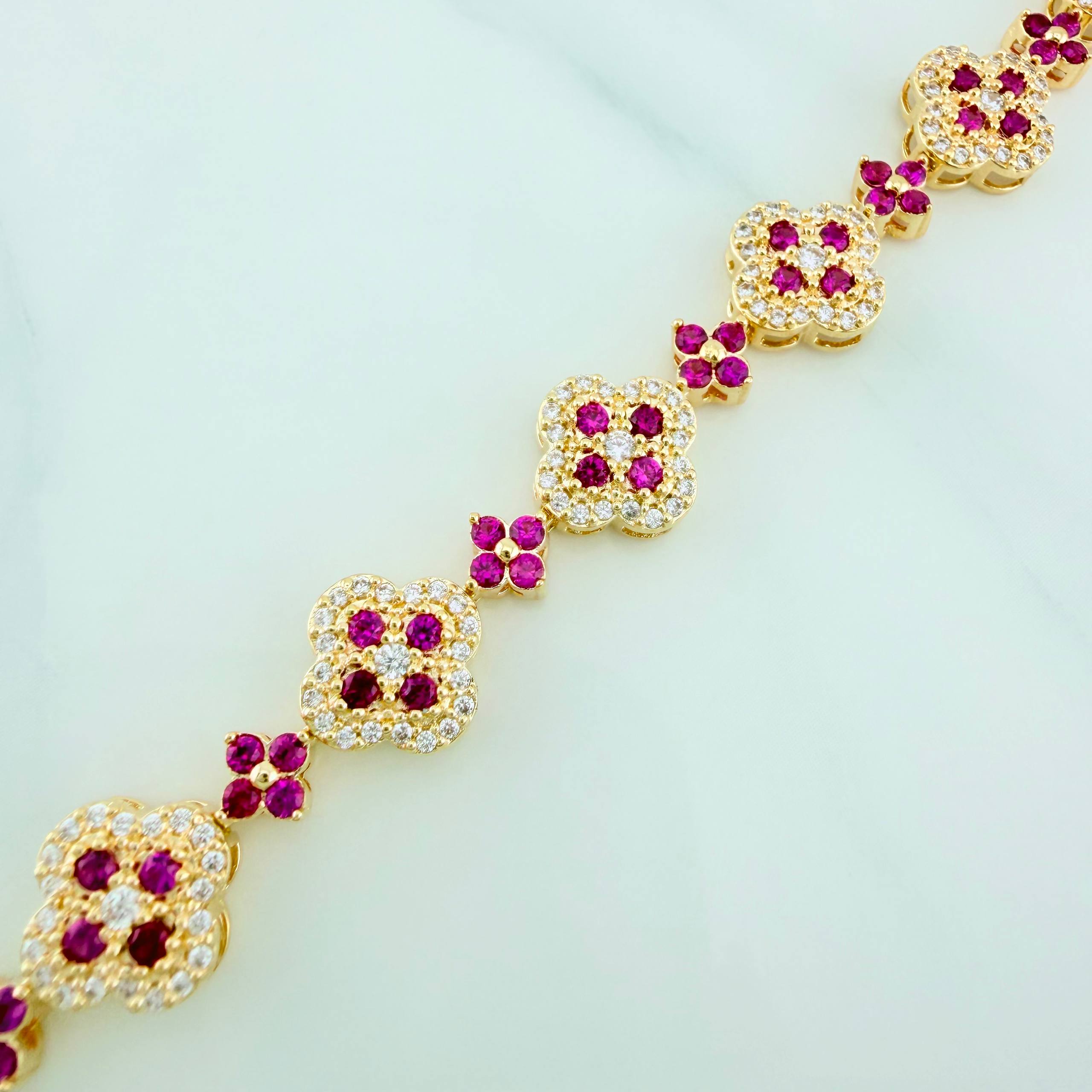 Pulso Trebol Flores 14.3 g / 16.7 cm / 9.67 mm Oro Amarillo 18K