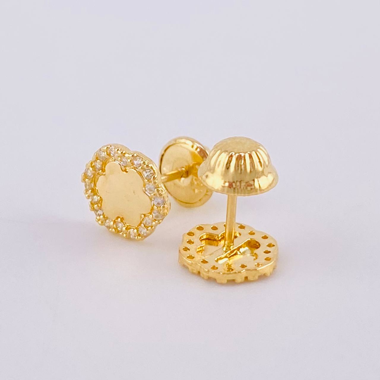 Topos Flor Refractante 0.9 g / 6.9 mm Oro Amarillo 18K