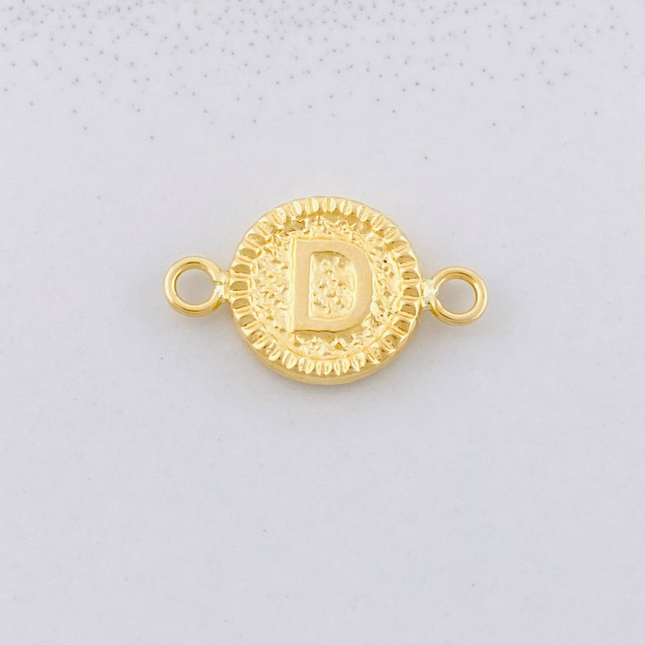 Herraje Circulo Letra D 0.55g / 1.7cm Oro Amarillo 18K