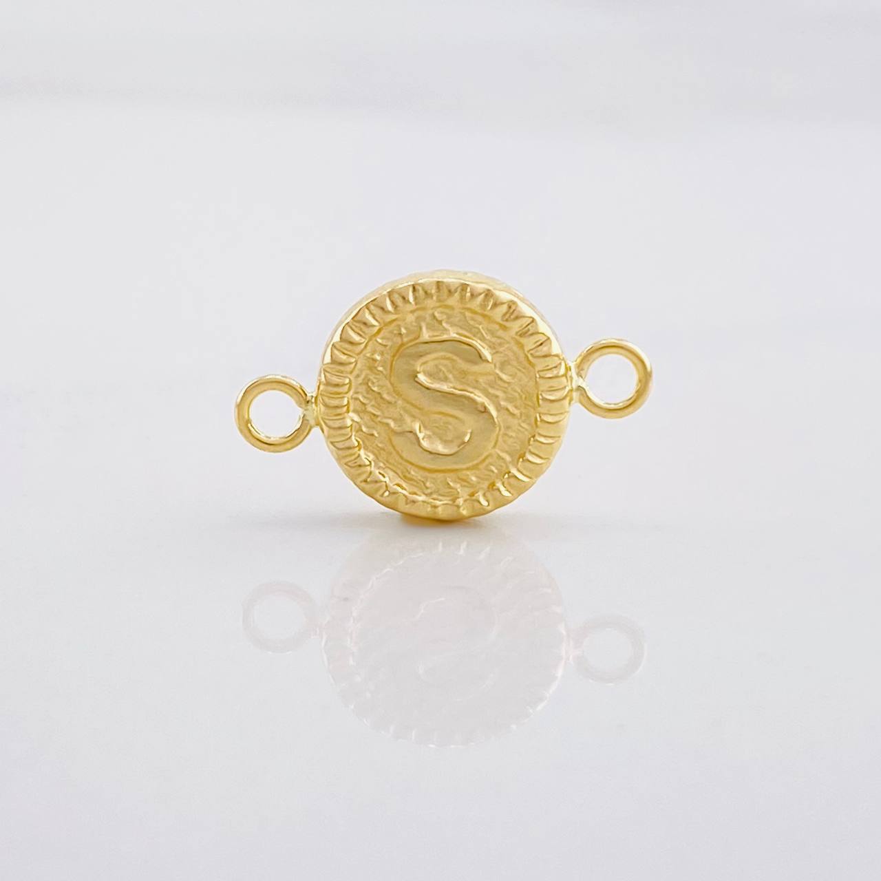 Herraje Circulo Letra S 0.55g / 1.7cm Oro Amarillo 18K