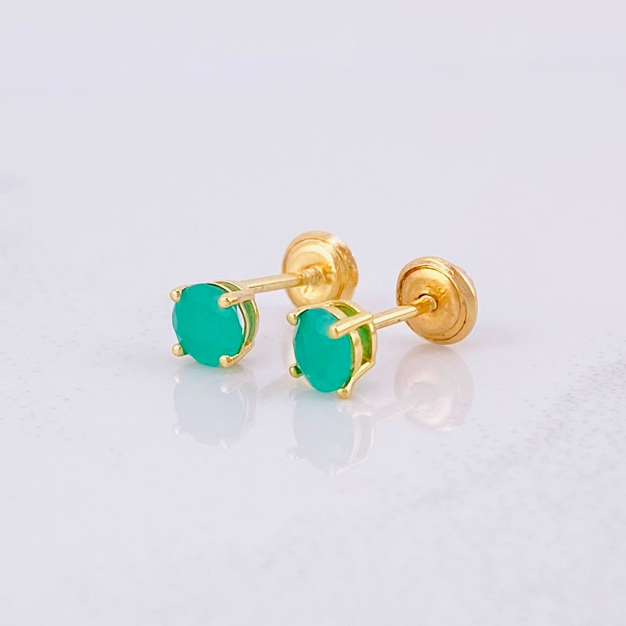 Topos Cuatro Garras Esmeraldas 40pts 0.95g / 4.4mm Oro Amarillo 18K