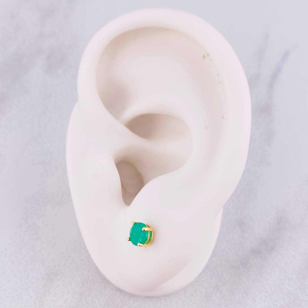 Topos Cuatro Garras Esmeraldas 40pts 0.95g / 4.4mm Oro Amarillo 18K