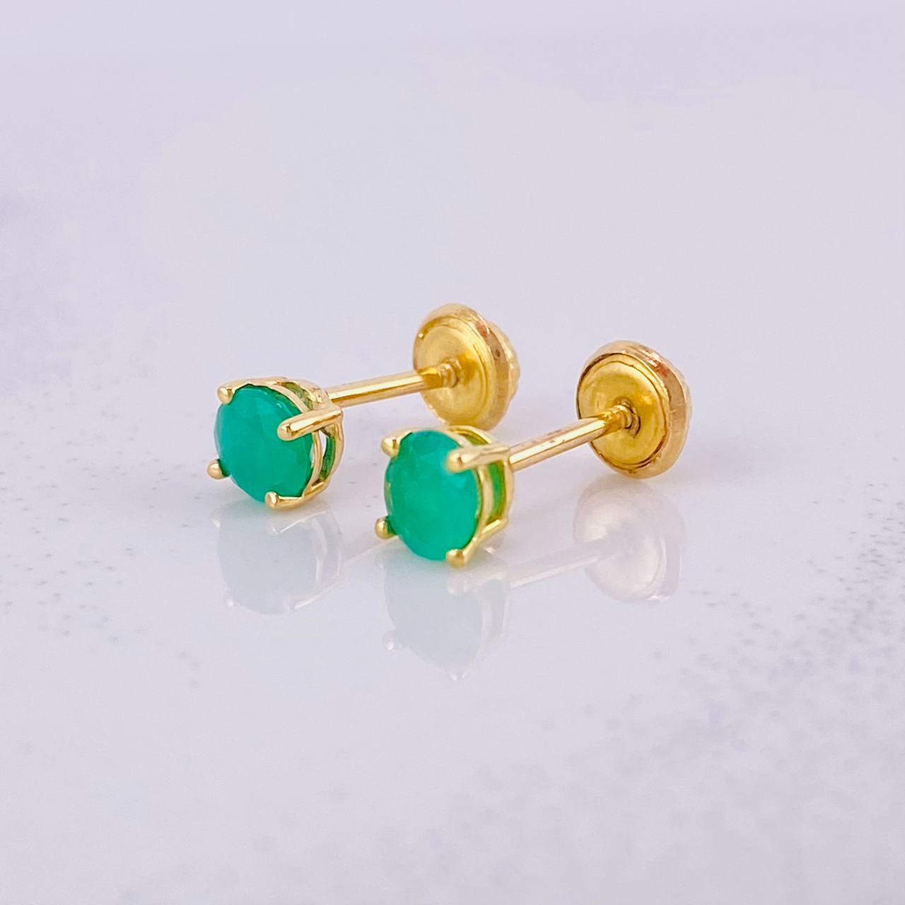Topos Cuatro Garras Esmeraldas 40pts 0.95g / 4.1mm Oro Amarillo 18K