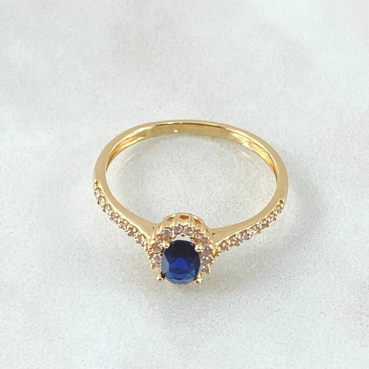Anillo Solitario Halo Ovalo 2.3gr / T8 3/4 / Oro 18K ©