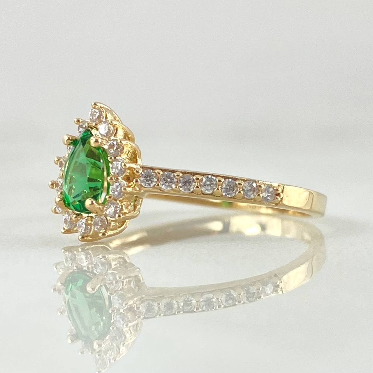 Anillo Solitario Halo Gota 2.3gr / T6 1/4 / Oro 18K