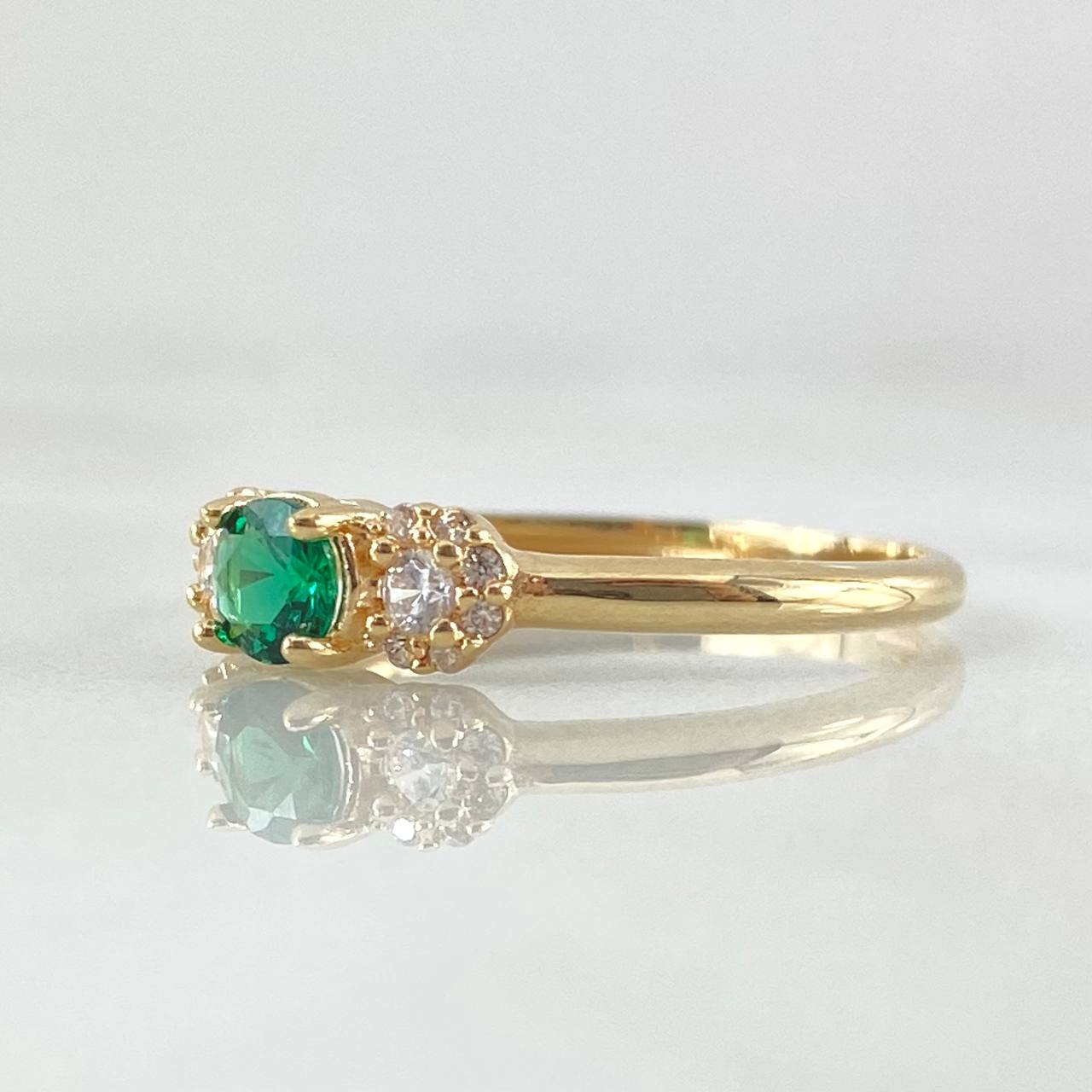 Anillo Solitario Copos Laterales 1.7gr / T7 1/4 / Oro 18K ©