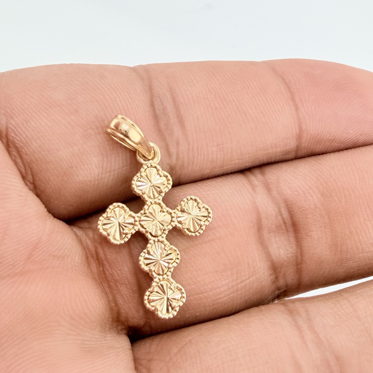 Dije Cruz Trebol 2.4gr / 3cm / Oro Amarillo Nac. Esp 18K &