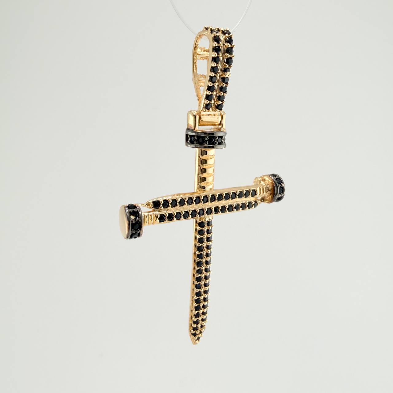 Dije Cruz Clavo 4.1gr / 4.7cm / Dos Oros Negro Amarillo 18K &