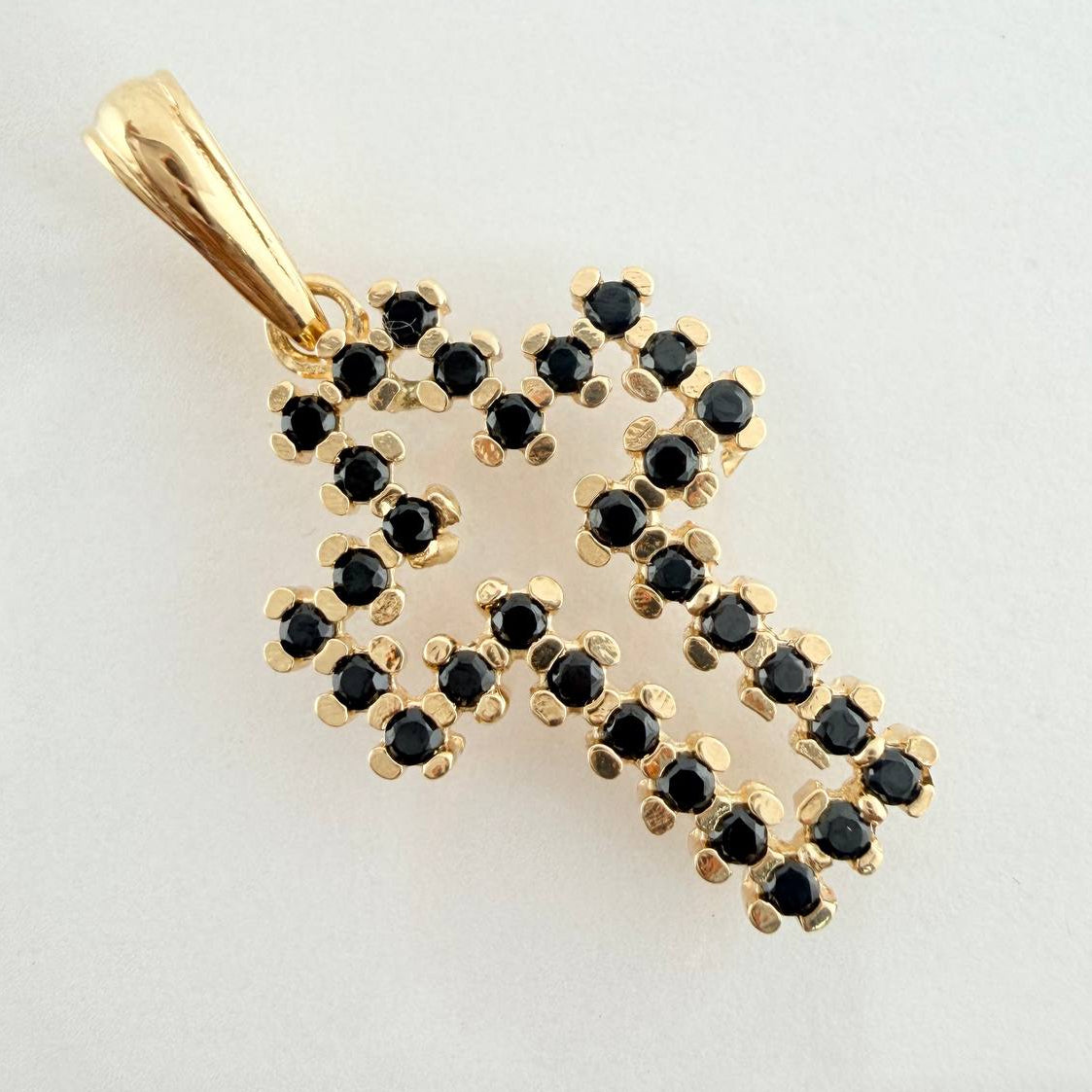 Dije Cruz Silueta 2.3gr / 2.9cm / Oro Amarillo 18K &