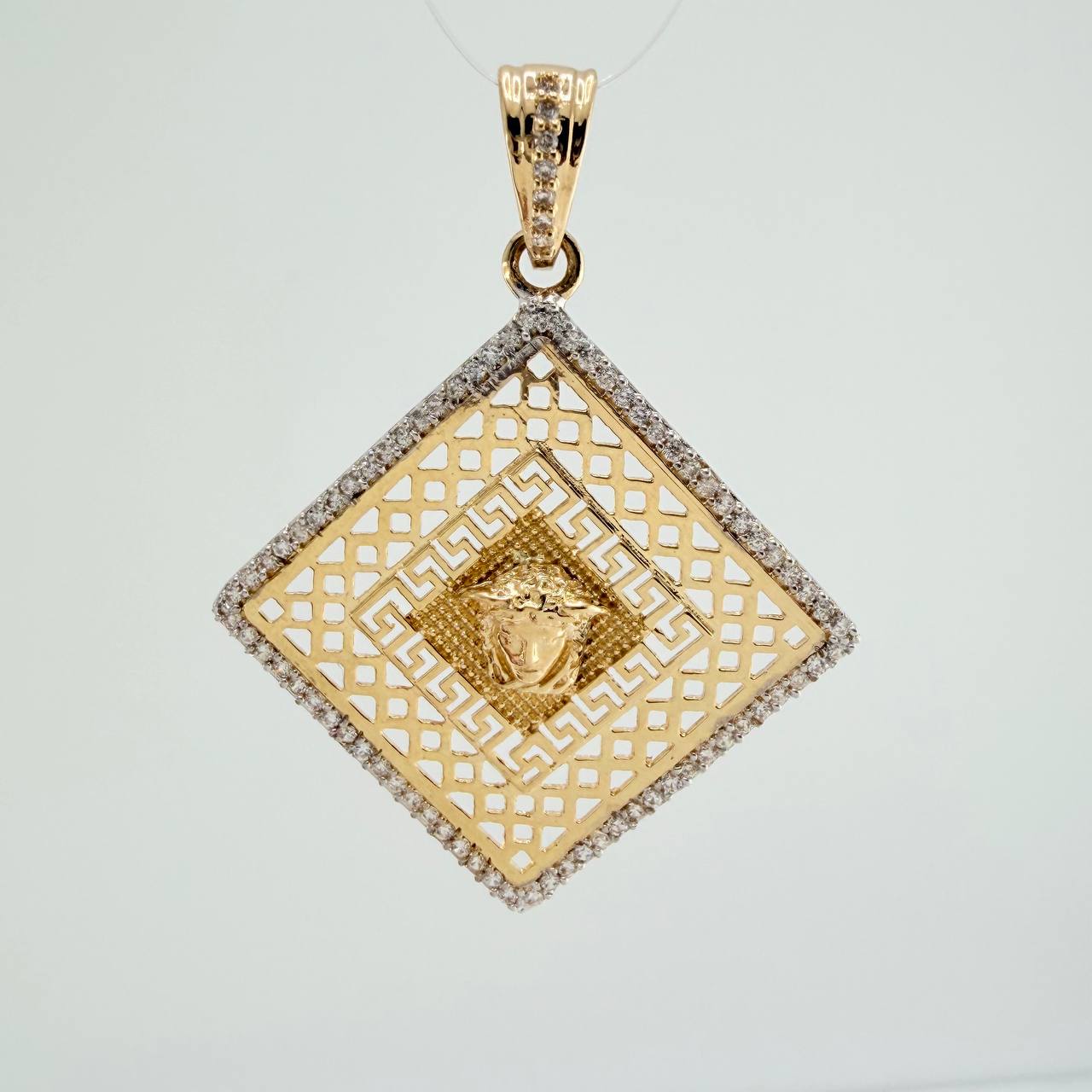 Dije Medusa Tribal 5.4gr / 4cm / Dos Oros Amarillo Blanco 18K