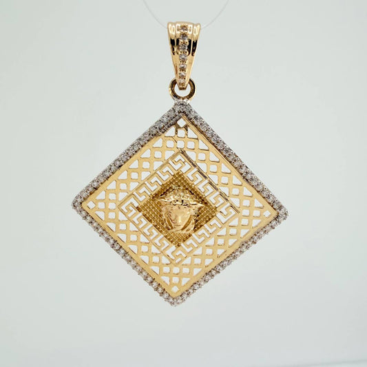 Dije Medusa Tribal 5.4gr / 4cm / Dos Oros Amarillo Blanco 18K