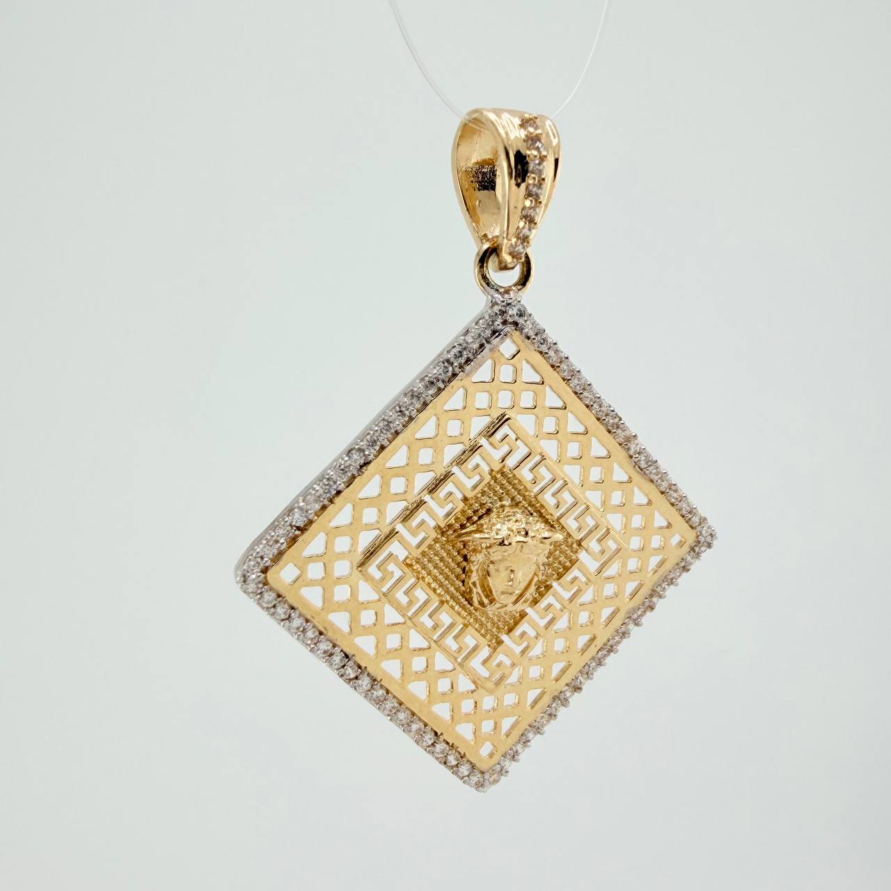 Dije Medusa Tribal 5.4gr / 4cm / Dos Oros Amarillo Blanco 18K