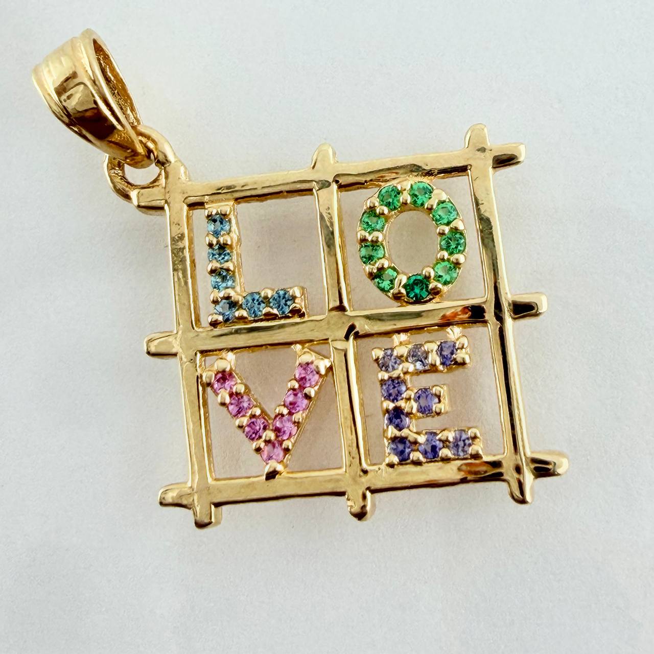 Dije Cuadro Love 1.8gr / 2.8cm / Oro Amarillo 18K