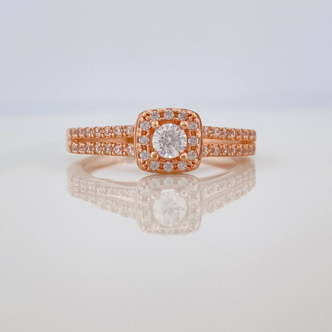 Anillo Halo Cuadrado 2.4gr / T6 1/2 / Oro Rosa 18K %