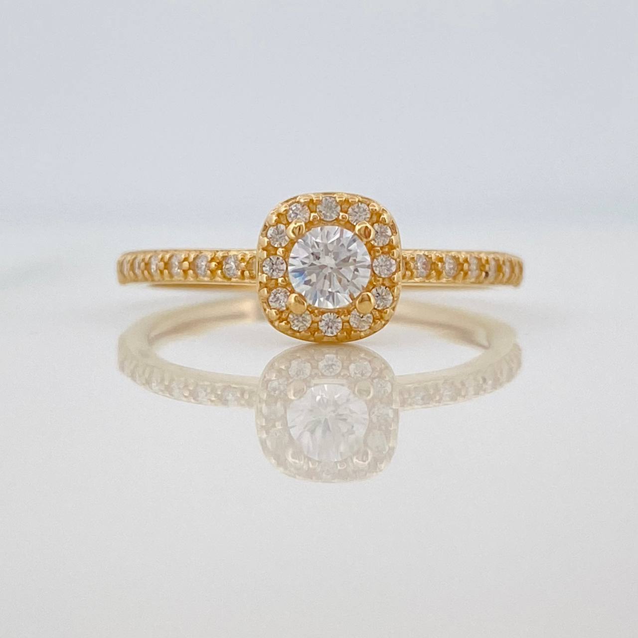 Anillo Solitario Halo Cuadrado 2.05gr / T6 / Oro Amarillo 18K %