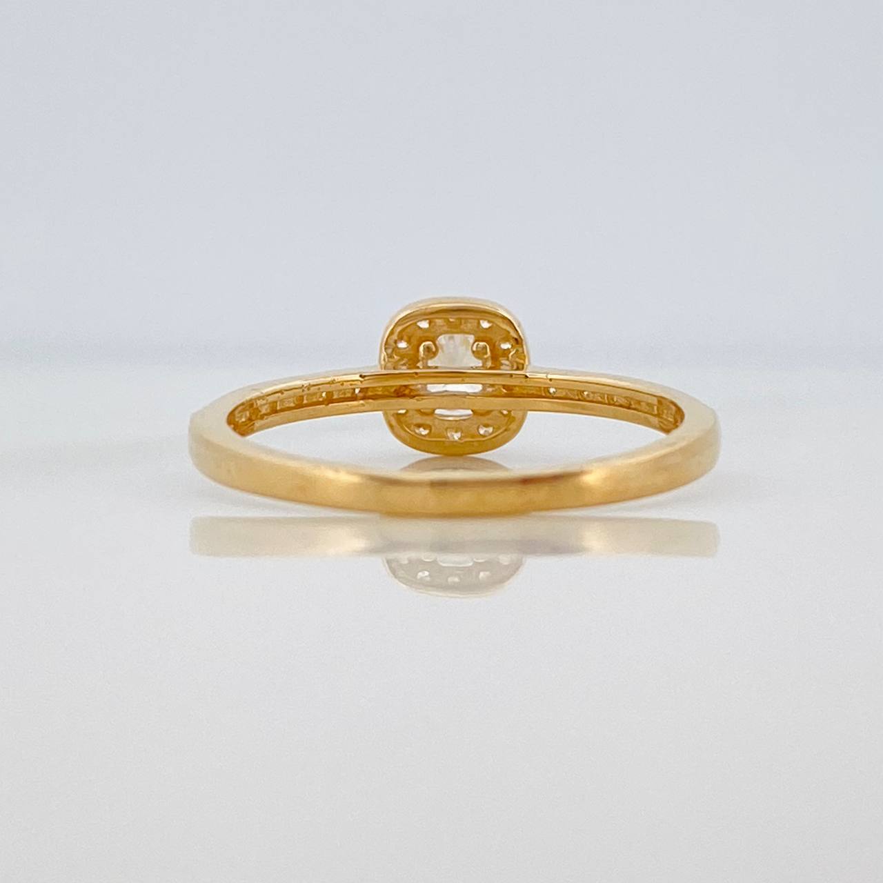 Anillo Solitario Halo Cuadrado 2.05gr / T6 / Oro Amarillo 18K %