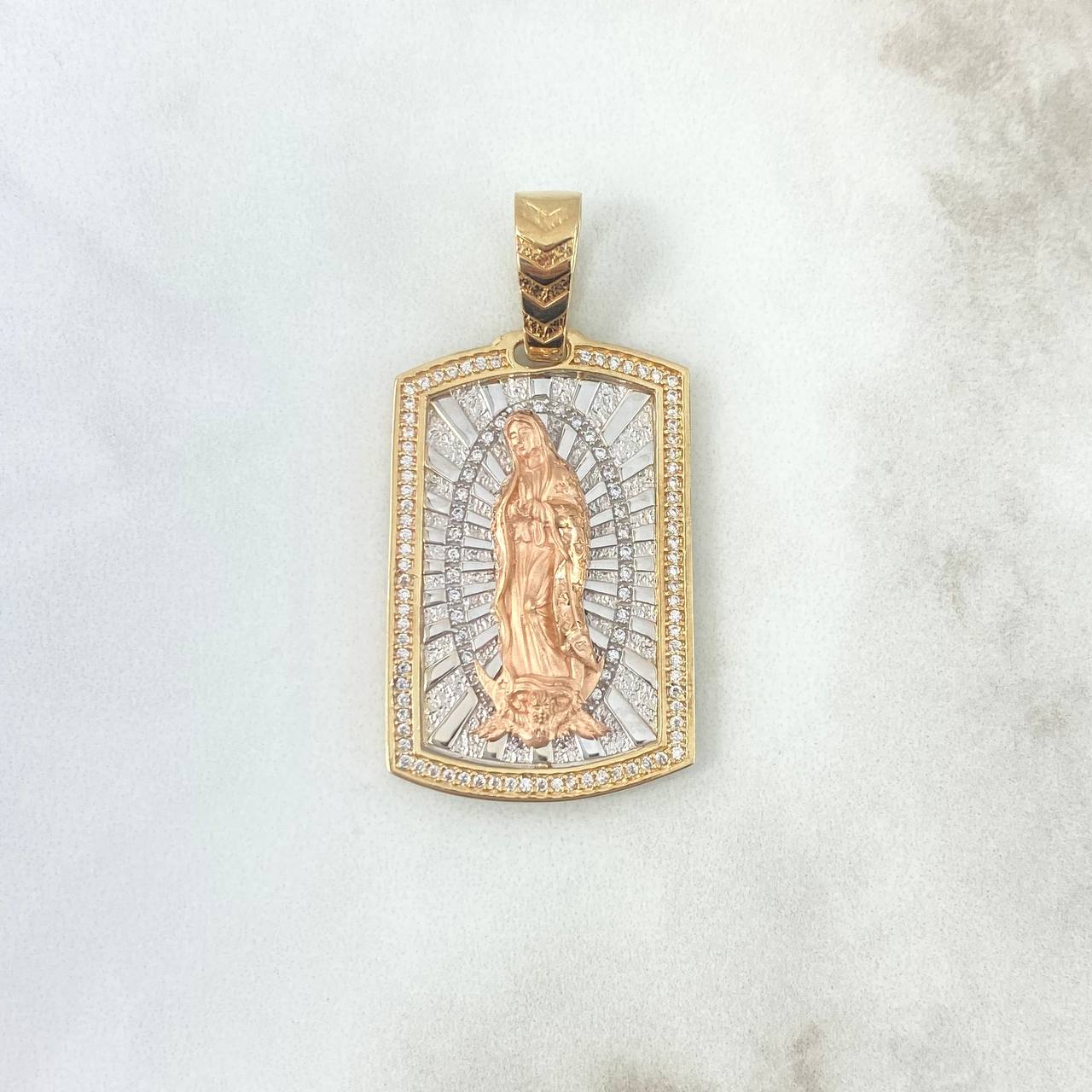 Dije Virgen de Guadalupe 12.65gr / 4.8cm / Circones Blancos Tres Oros
