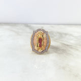 Anillo Virgen de Guadalupe 15.9gr / T8 1/2 / Circones Blancos-Verdes-Fucsias Tres Oros
