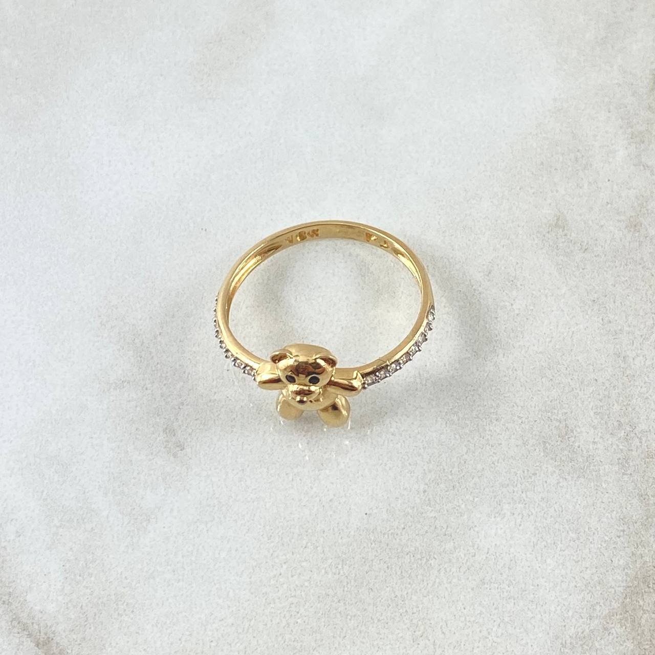 Anillo Oso Corbatin 2.35gr / T6 1/2 / Circones Blancos  Oro Amarillo 18K