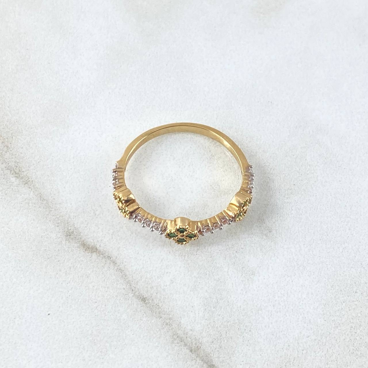 Anillo Trio De Flores 1.95gr / T6 1/4 / Circones Blancos Verdes Oro Amarillo 18K