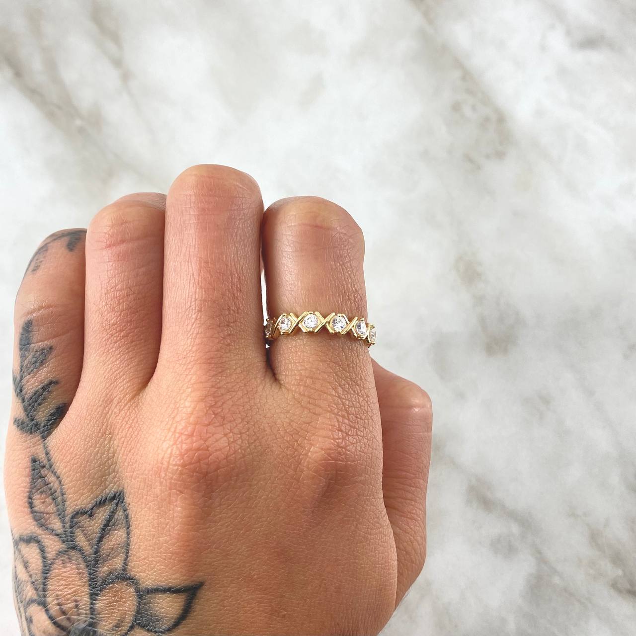Anillo Cruces Multiples 2.25gr / T6 / Circones Blancos Oro Amarillo 18K ©