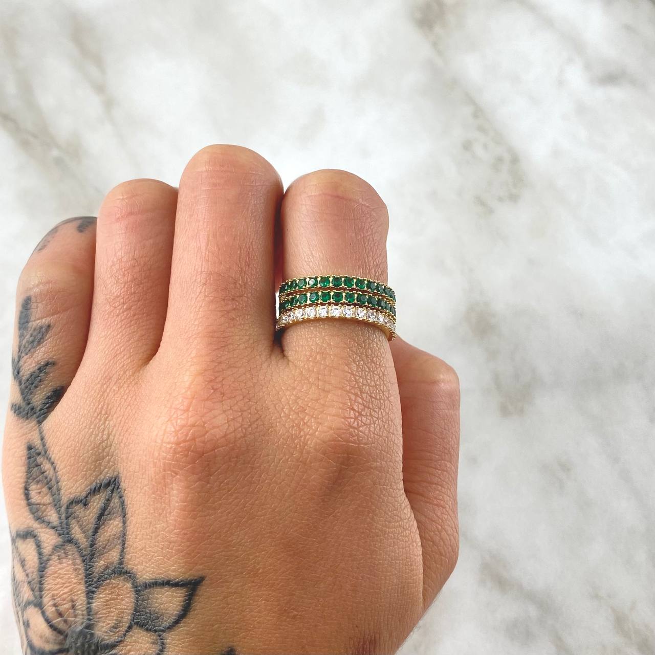 Anillo Triple Churumbela 4.55gr / T5 3/4 / Circones Blancos Verdes Oro Amarillo 18K ©