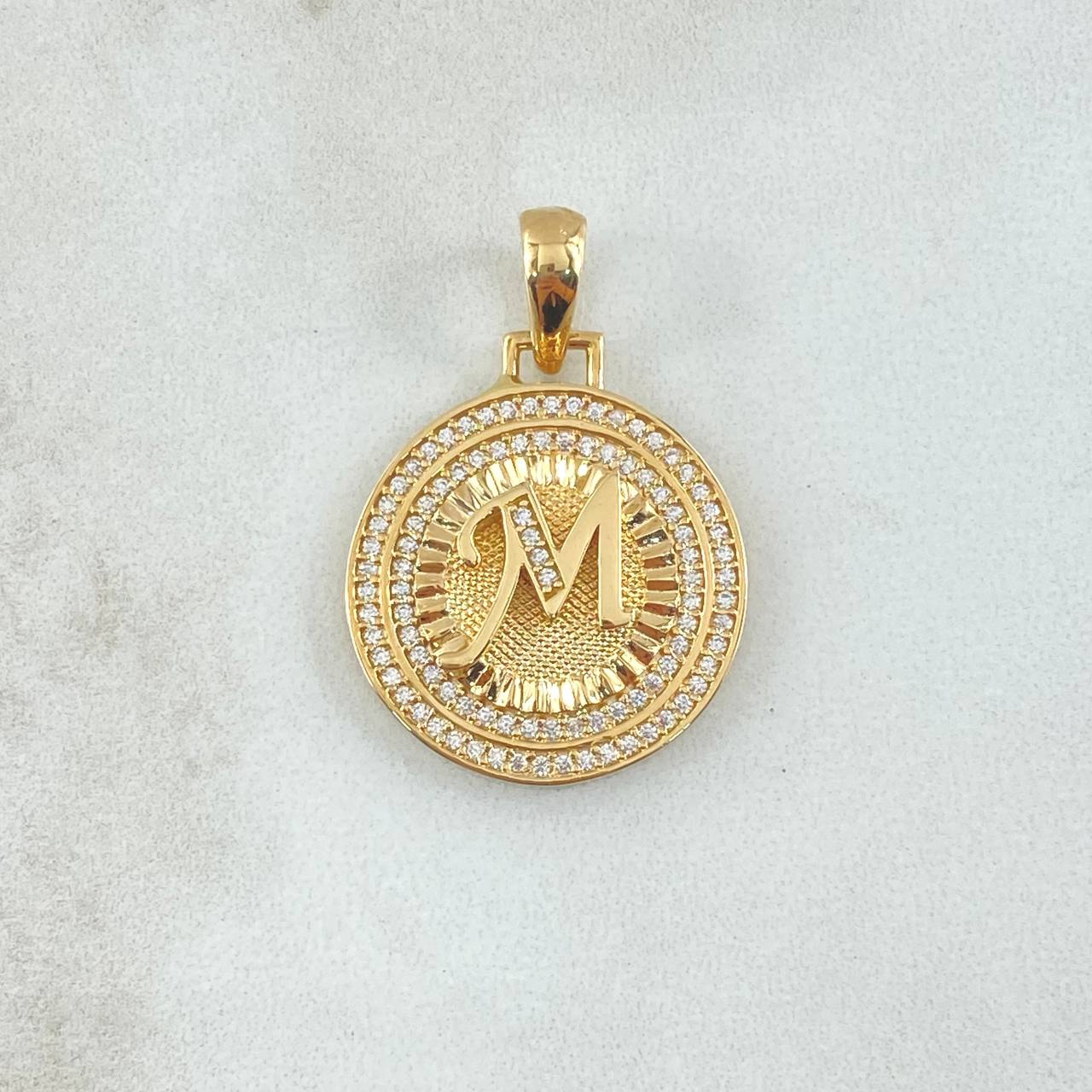 Dije Medallla Letra M 4.65gr / 3cm / Oro Amarillo 18K ©