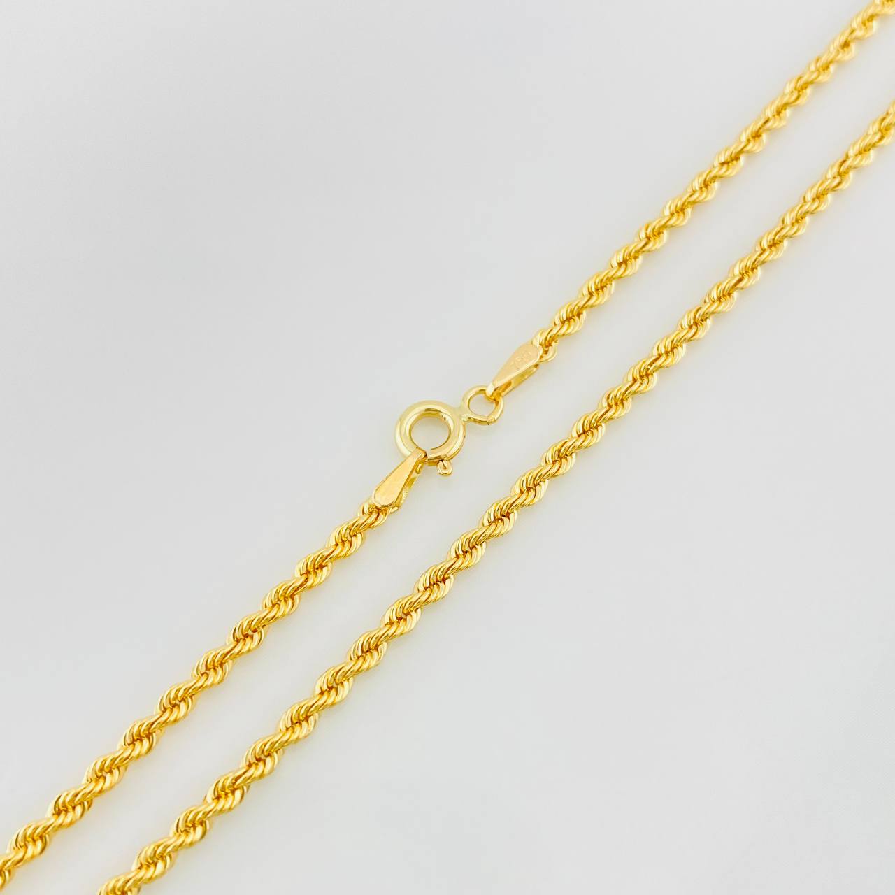 Cadena Lazo 2.7g / 45cm / 2.2mm Oro Amarillo 18K