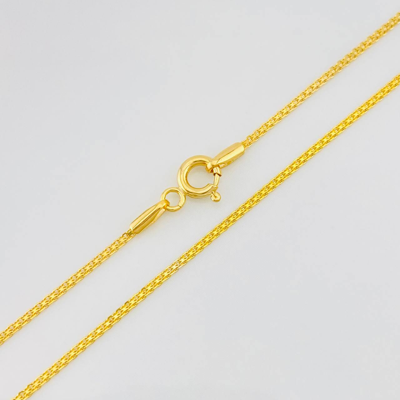 Cadena China 1.55g / 45cm / 1mm Oro Amarillo 18K