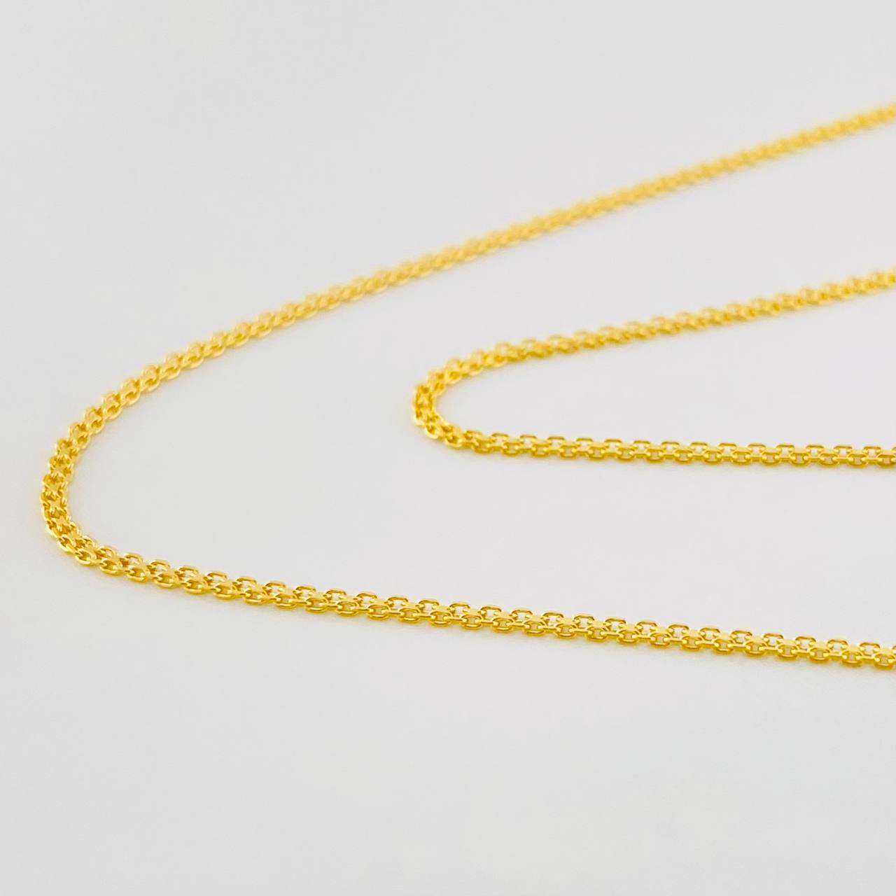 Cadena China 2.1g / 60cm / 0.87mm Oro Amarillo 18K