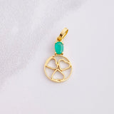 Dije Circulo Corazones Esmeralda 14pts 0.7g / 2.1cm Oro Amarillo 18K