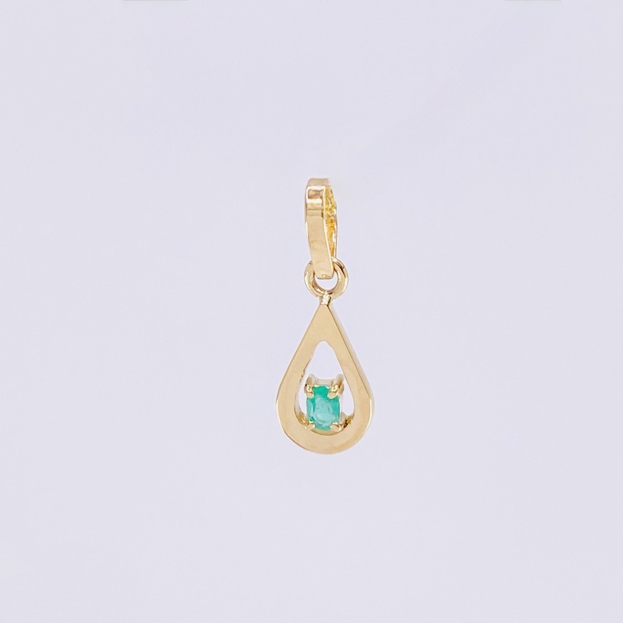 Dije Gota Esmeralda 3pts 0.3g / 1.4cm Oro Amarillo 18K