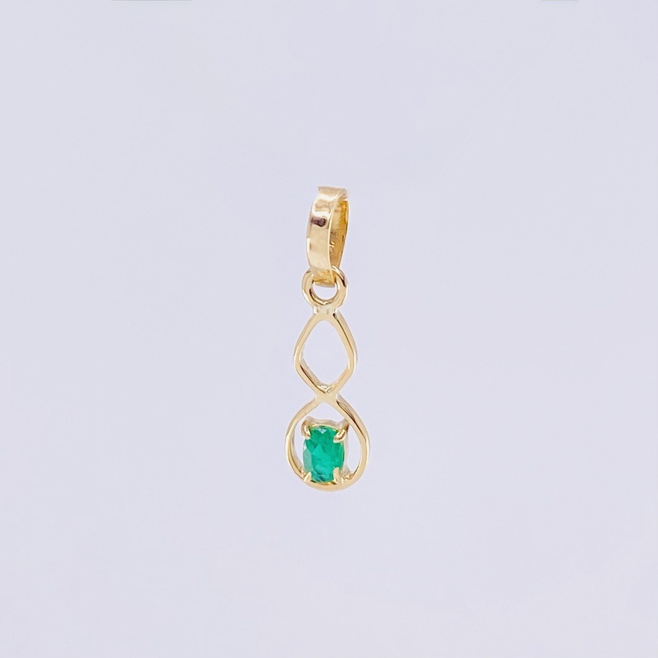 Dije Infinito Esmeralda 6pts 0.3g / 1.6cm Oro Amarillo 18K