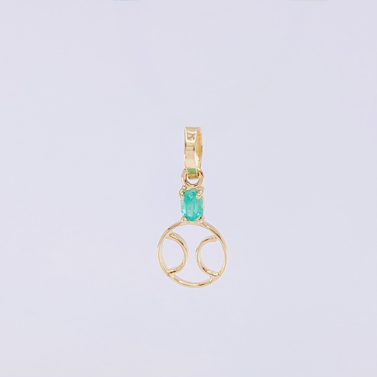Dije Pelota De Tenis Esmeralda 8pts 0.4g / 1.6cm Oro Amarillo 18K