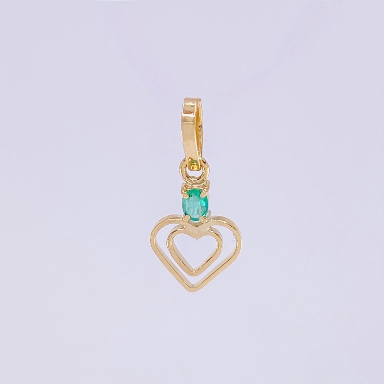 Dije Doble Corazón Esmeralda 3pts 0.4g / 1.5cm Oro Amarillo 18K