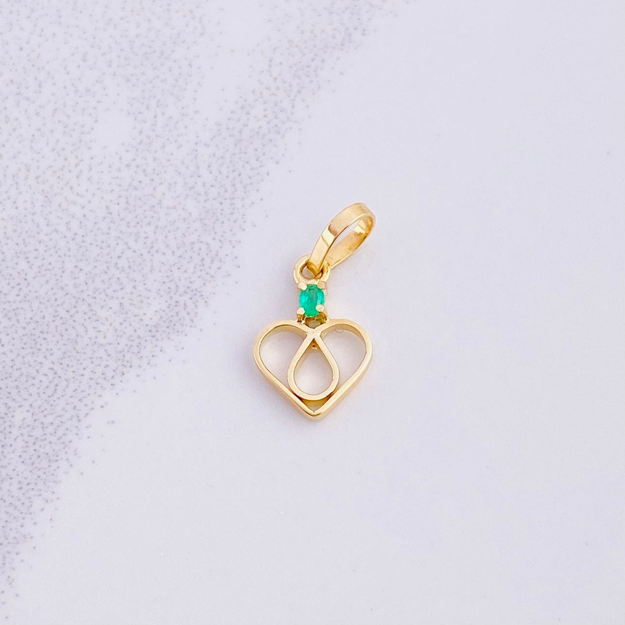 Dije Corazón Lagrima Esmeralda 2pts 0.35g / 1.5cm Oro Amarillo 18K