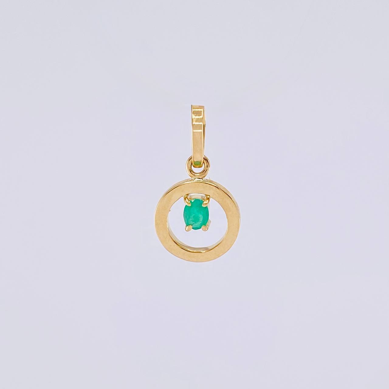 Dije Circulo Esmeralda 6pts 0.45g / 1.5cm Oro Amarillo 18K
