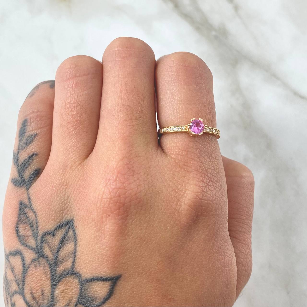 Anillo Solitario Coronado 1.9gr / T6 / Oro 18K *