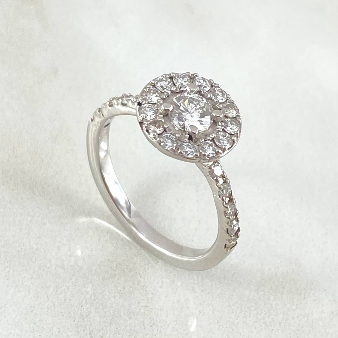 Anillo Solitario de Compromiso 4.2gr / T5 / Diamantes Blancos 1.4QTS Oro Blanco (Joya)