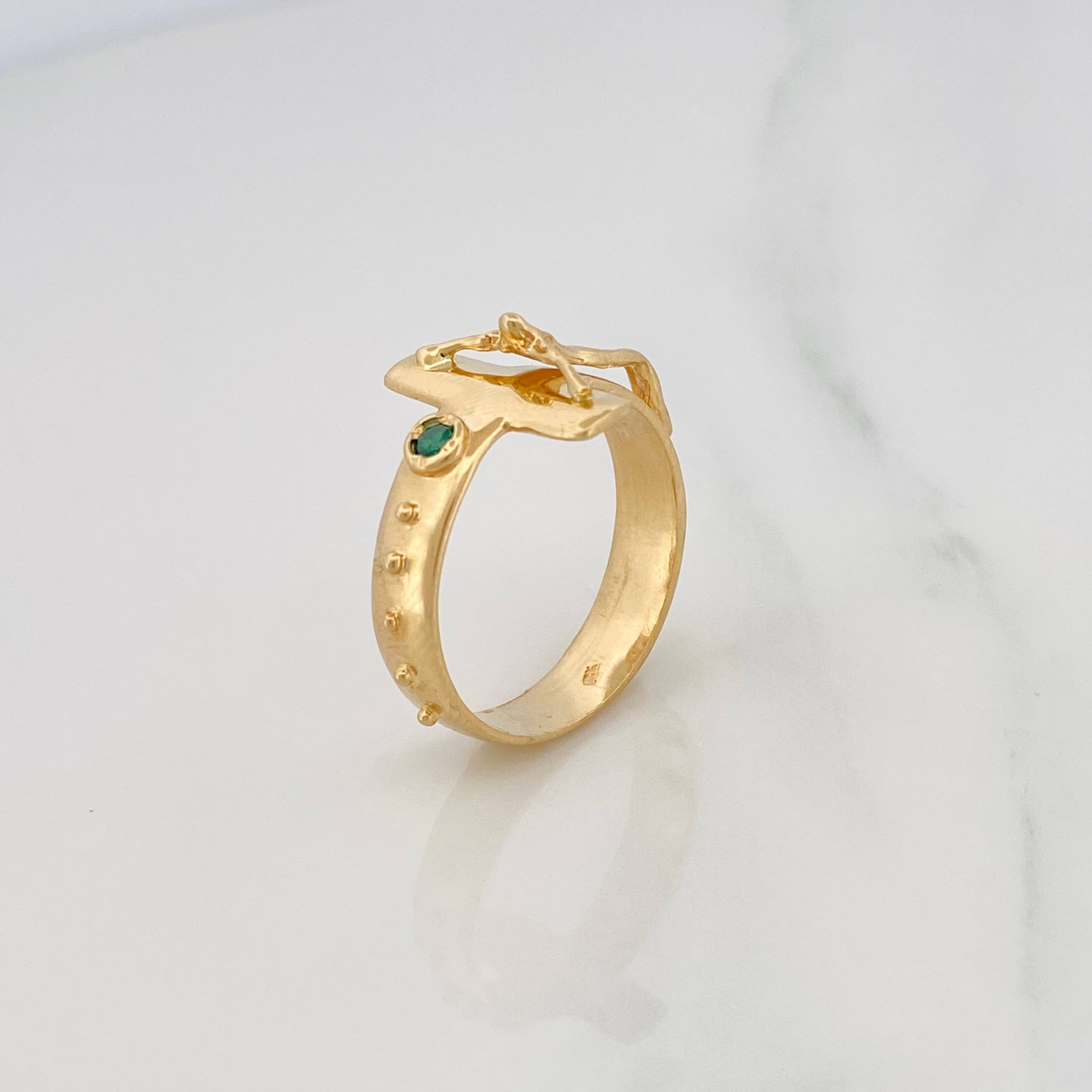 Anillo Cruz Cristo 6.1g / T10 Oro Amarillo 18K