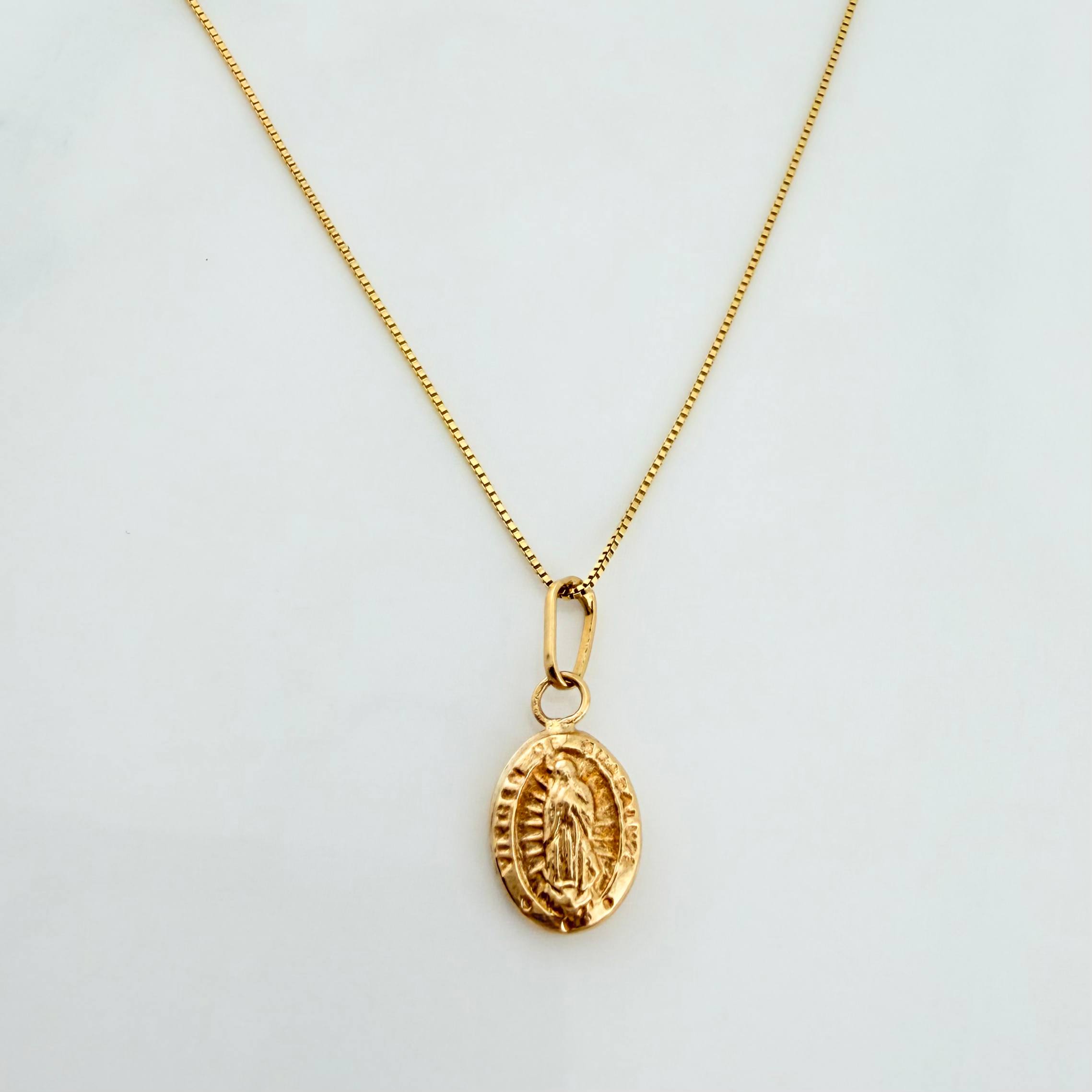 Set Cadena Veneciana + Dije Virgen De Guadalupe / 1,1gr / 45 cm Oro Amarillo 18K