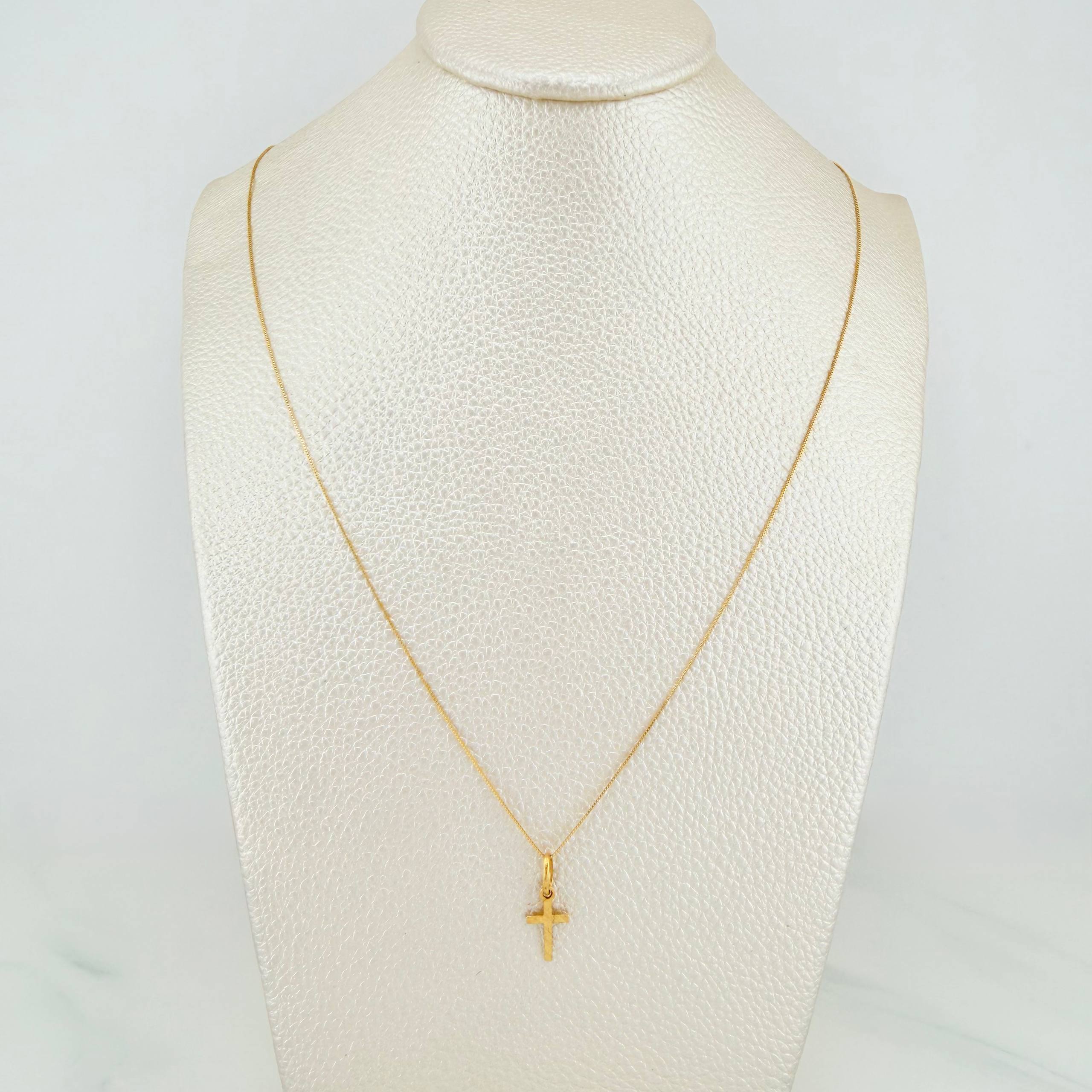 Set Cadena Veneciana + Dije Cruz / 1,15gr / 45 cm Oro Amarillo 18K