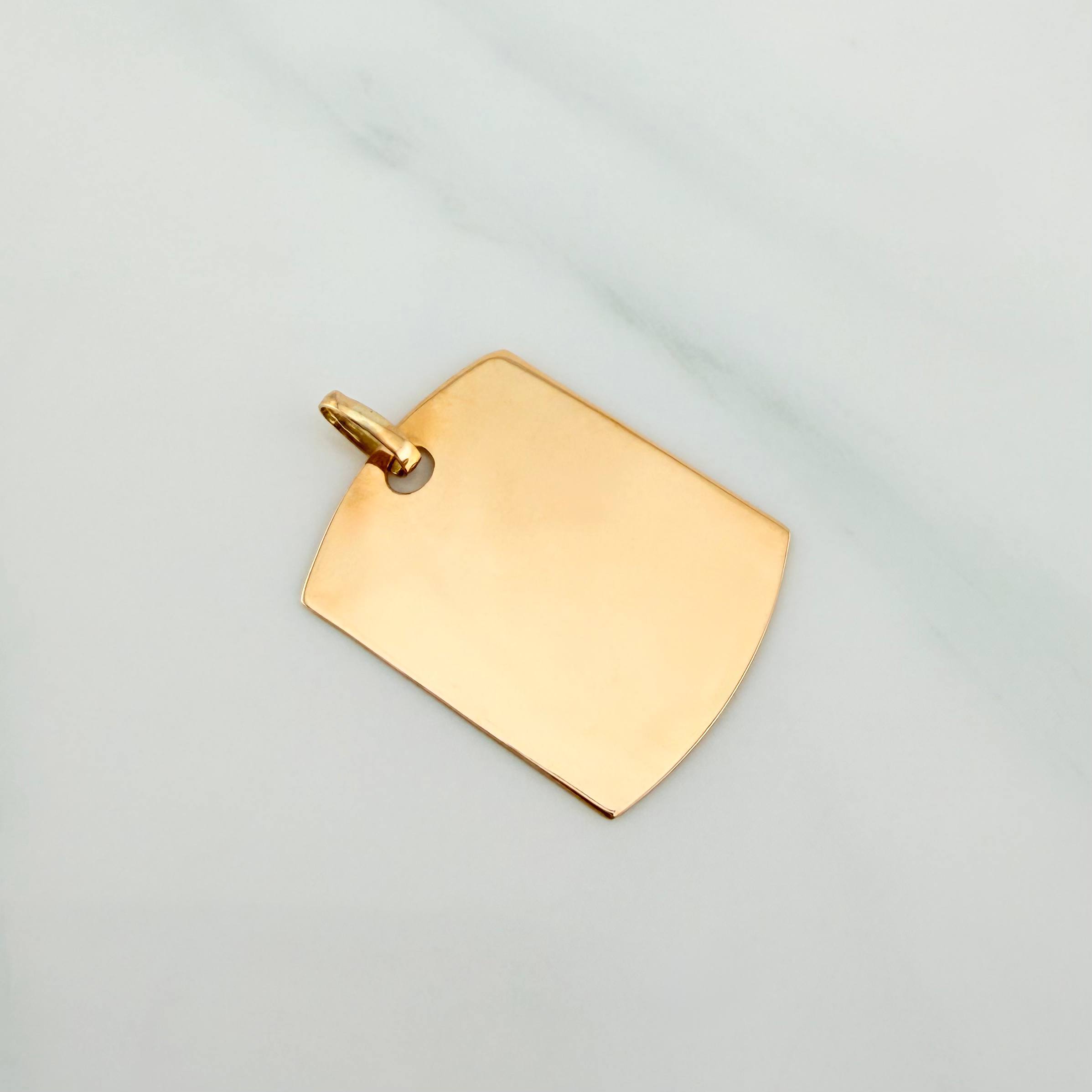 Dije Placa Rectangular Ovalada 1.85 g / 2.7 cm Oro Amarillo 18K