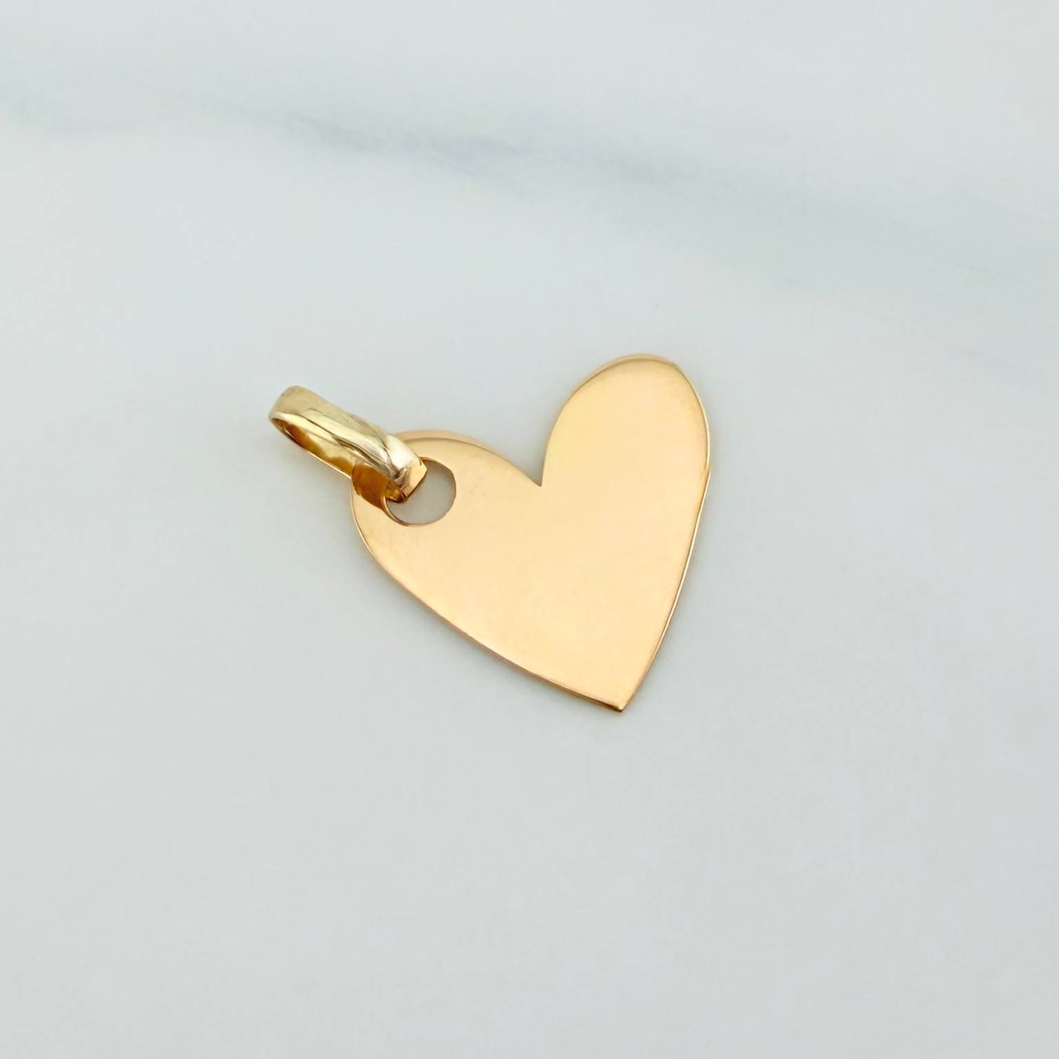 Dije Placa Corazon 0.6 g / 1.5 cm Oro Amarillo 18K