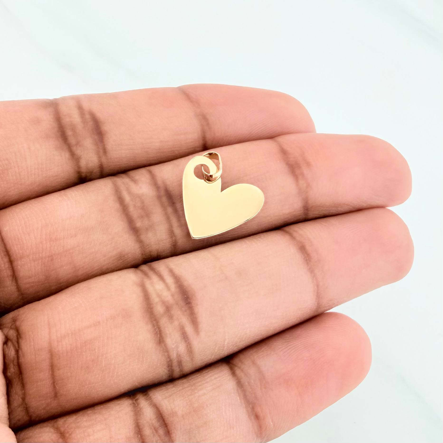 Dije Placa Corazon 0.6 g / 1.5 cm Oro Amarillo 18K
