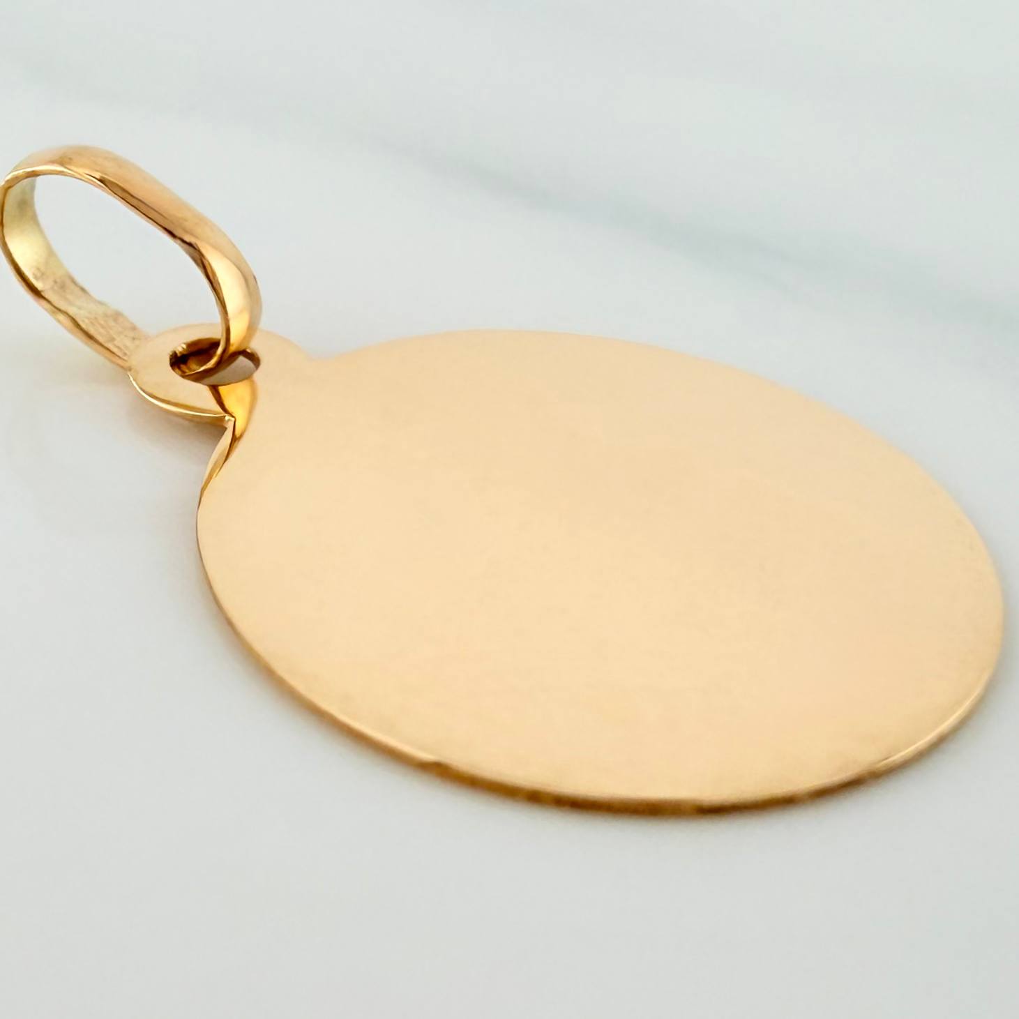 Dije Placa Circular 0.8 g / 2 cm Oro Amarillo 18K