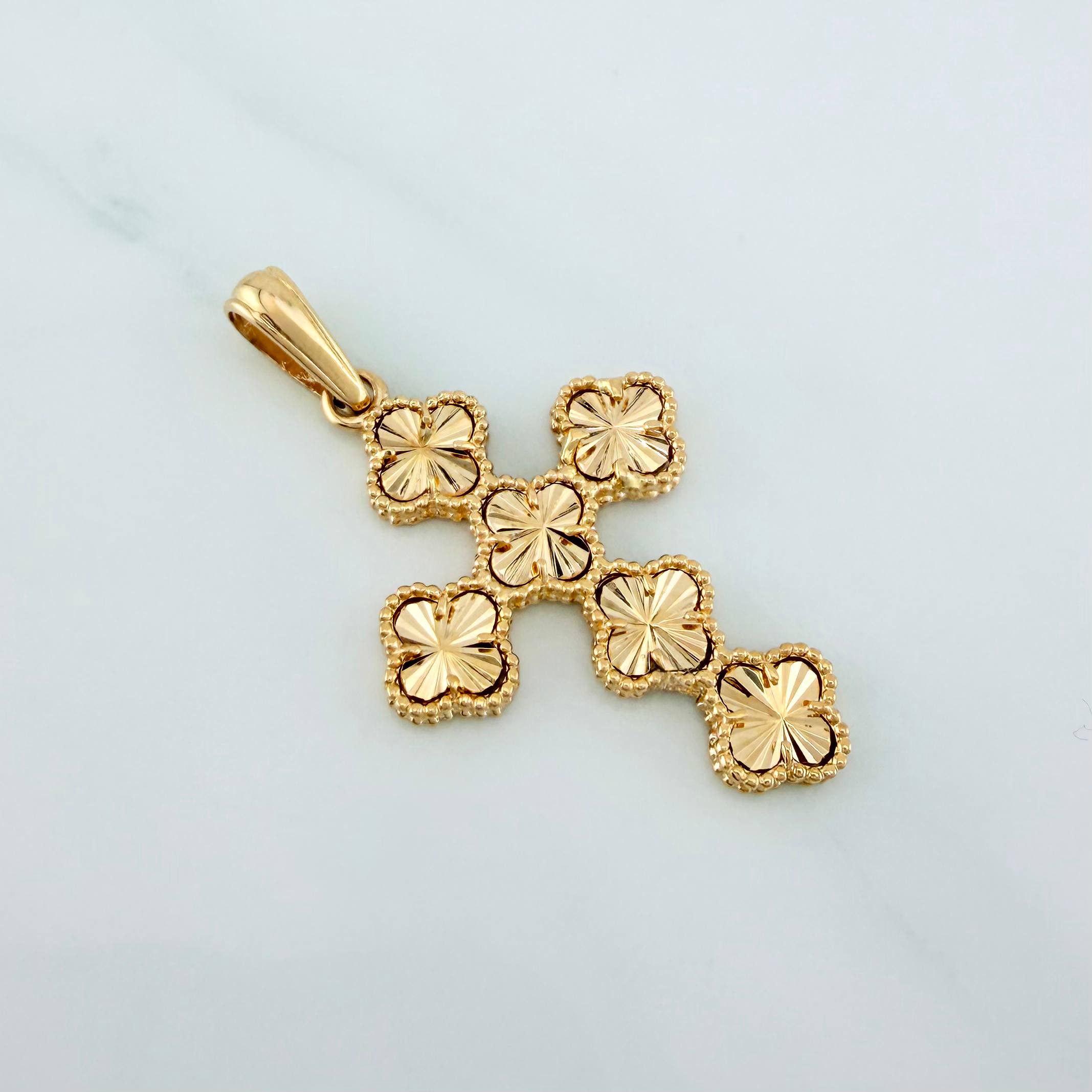 Dije Cruz Trebol 4.35 g / 4.1 cm Oro Amarillo 18K